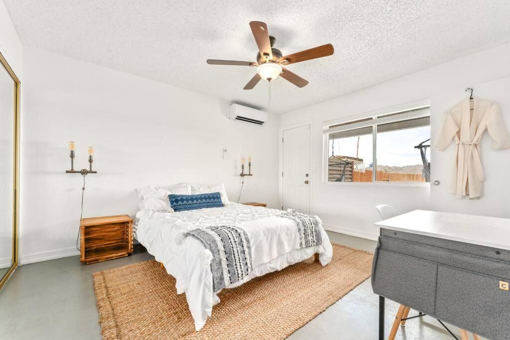 Palm Vista Retreat *Hot Tub/Cowboy Pool/Hammocks* Villa Joshua Tree Bagian luar foto
