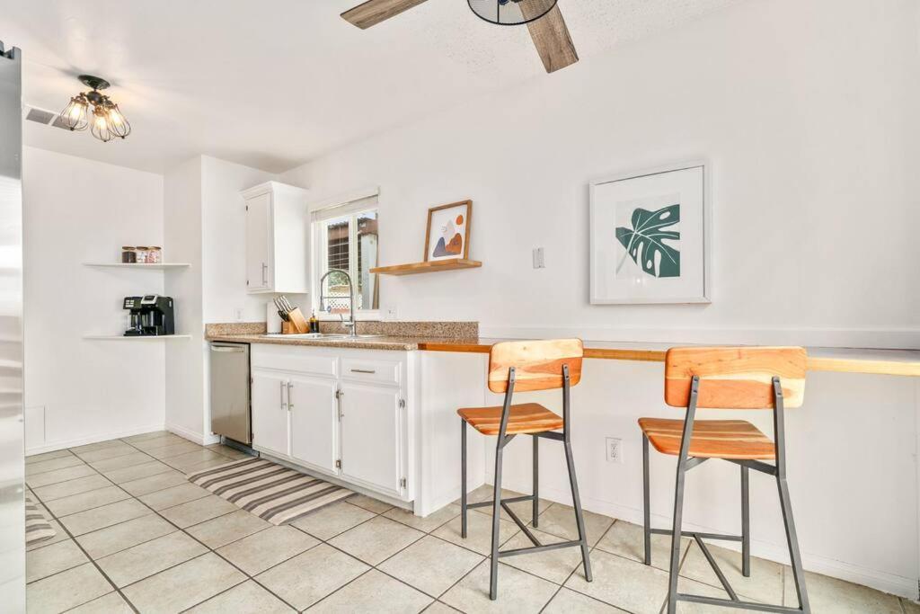 Palm Vista Retreat *Hot Tub/Cowboy Pool/Hammocks* Villa Joshua Tree Bagian luar foto